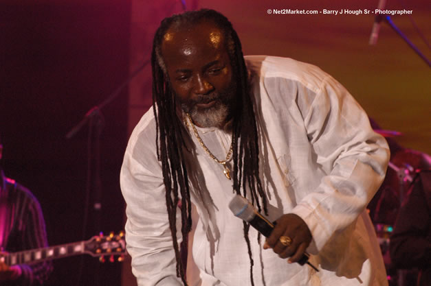 Freddy McGregor @ The Aqueduct on Rose Hall - Friday, January 26, 2007 - 10th Anniversary - Air Jamaica Jazz & Blues Festival 2007 - The Art of Music - Tuesday, January 23 - Saturday, January 27, 2007, The Aqueduct on Rose Hall, Montego Bay, Jamaica - Negril Travel Guide, Negril Jamaica WI - http://www.negriltravelguide.com - info@negriltravelguide.com...!