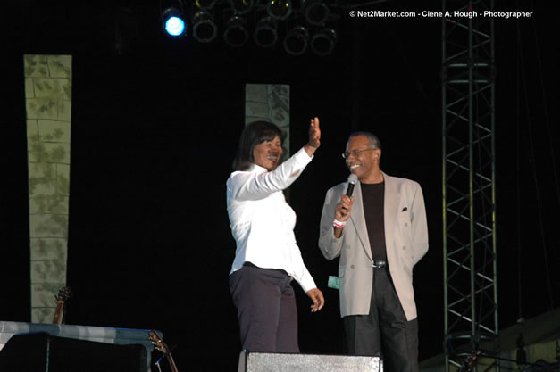 Portia Simpson-Miller, O.N.,M.P., Prime Minister of Jamaica - Aloun Ndombet - Assamba - Minister of Tourism, Entertainment and Culture - Carrole A. M. Guntley, C.D., J.P., Director General, Ministry of Tourism @ The Aqueduct on Rose Hall - Friday, January 26, 2007 - 10th Anniversary - Air Jamaica Jazz & Blues Festival 2007 - The Art of Music - Tuesday, January 23 - Saturday, January 27, 2007, The Aqueduct on Rose Hall, Montego Bay, Jamaica - Negril Travel Guide, Negril Jamaica WI - http://www.negriltravelguide.com - info@negriltravelguide.com...!