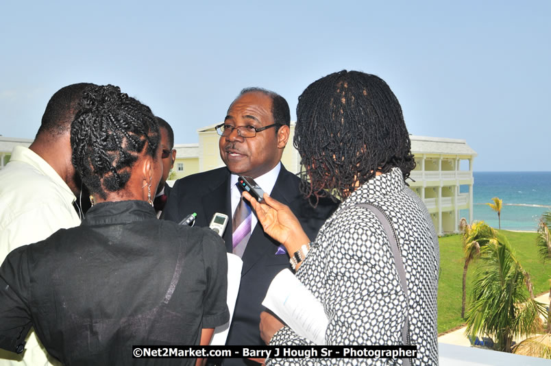 Investment & Business Forum - Brand Jamaica @ Grand Palladium Resort & Spa [Fiesta] - Thursday, August 7, 2008 - Hanover Homecoming Foundation LTD Jamaica - Wherever you roam ... Hanover bids you ... come HOME - Sunday, August 3 to Saturday, August 9, 2008 - Hanover Jamaica - Photographs by Net2Market.com - Barry J. Hough Sr. Photojournalist/Photograper - Photographs taken with a Nikon D300 - Negril Travel Guide, Negril Jamaica WI - http://www.negriltravelguide.com - info@negriltravelguide.com...!