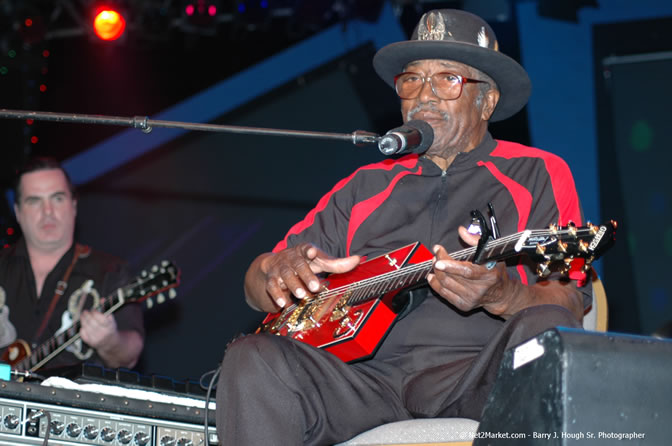 Bo Diddley - Air Jamaica Jazz & Blues Festival 2006 - The Art of Music - Cinnamon Hill Golf Club - Rosehall Resort & Country Club, Montego Bay, Jamaica W.I. - Thursday, Friday 27, 2006 - Negril Travel Guide, Negril Jamaica WI - http://www.negriltravelguide.com - info@negriltravelguide.com...!