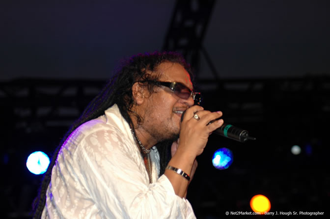 Maxi Priest - Air Jamaica Jazz & Blues Festival 2006 - The Art of Music - Cinnamon Hill Golf Club - Rosehall Resort & Country Club, Montego Bay, Jamaica W.I. - Thursday, Saturday 28, 2006 - Negril Travel Guide, Negril Jamaica WI - http://www.negriltravelguide.com - info@negriltravelguide.com...!