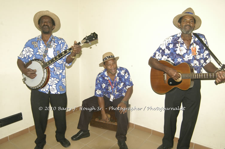 US Airways Inaugurtes New Service from Phoenix Sky Harbor International Airport to Sangster International Airport, Friday, December 18, 2009, Sangster International Airport, Montego Bay, St. James, Jamaica W.I. - Photographs by Net2Market.com - Barry J. Hough Sr, Photographer/Photojournalist - The Negril Travel Guide - Negril's and Jamaica's Number One Concert Photography Web Site with over 40,000 Jamaican Concert photographs Published -  Negril Travel Guide, Negril Jamaica WI - http://www.negriltravelguide.com - info@negriltravelguide.com...!