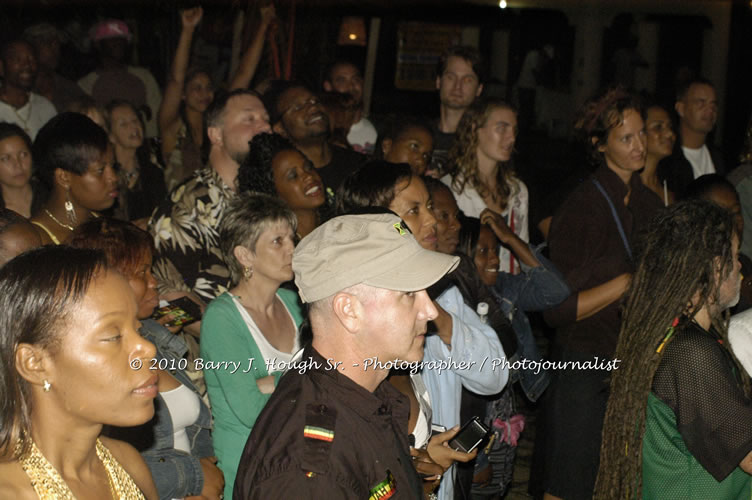 Etana - Live In Concert - One Love Reggae Concert Series 09/10 @ Negril Escape Resort and Spa, December 22, 2009, One Love Drive, West End, Negril, Westmoreland, Jamaica W.I. - Photographs by Net2Market.com - Barry J. Hough Sr, Photographer/Photojournalist - Negril Travel Guide, Negril Jamaica WI - http://www.negriltravelguide.com - info@negriltravelguide.com...!