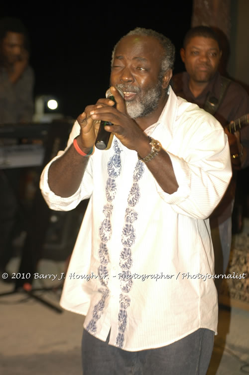 Freddy McGregor - Live In Concert @ Negril Escape Resort and Spa, One Love Drive, West End, Negril, Westmoreland, Jamaica W.I. - Photographs by Net2Market.com - Barry J. Hough Sr, Photographer/Photojournalist - Negril Travel Guide, Negril Jamaica WI - http://www.negriltravelguide.com - info@negriltravelguide.com...!