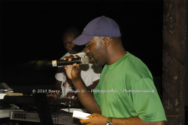 Marcia Griffiths & Edge Michael - Live In Concert - One Love Reggae Concert Series 09/10 @ Negril Escape Resort and Spa, December 29, 2009, One Love Drive, West End, Negril, Westmoreland, Jamaica W.I. - Photographs by Net2Market.com - Barry J. Hough Sr, Photographer/Photojournalist - Negril Travel Guide, Negril Jamaica WI - http://www.negriltravelguide.com - info@negriltravelguide.com...!