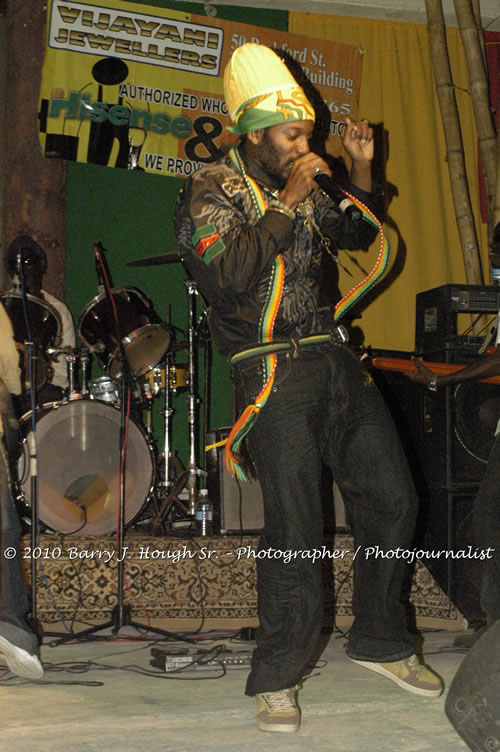 Richie Spice - Live In Concert - One Love Reggae Concert Series 09/10 @ Negril Escape Resort and Spa, January 19, 2010, One Love Drive, West End, Negril, Westmoreland, Jamaica W.I. - Photographs by Net2Market.com - Barry J. Hough Sr, Photographer/Photojournalist - Negril Travel Guide, Negril Jamaica WI - http://www.negriltravelguide.com - info@negriltravelguide.com...!