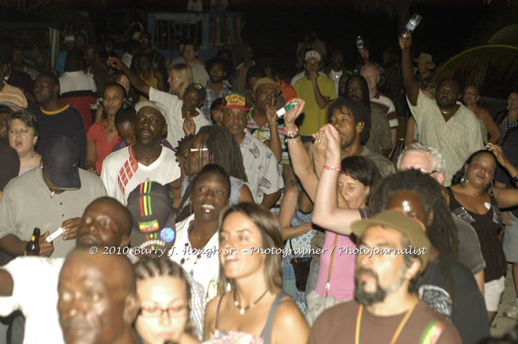 Richie Spice - Live In Concert - One Love Reggae Concert Series 09/10 @ Negril Escape Resort and Spa, January 19, 2010, One Love Drive, West End, Negril, Westmoreland, Jamaica W.I. - Photographs by Net2Market.com - Barry J. Hough Sr, Photographer/Photojournalist - Negril Travel Guide, Negril Jamaica WI - http://www.negriltravelguide.com - info@negriltravelguide.com...!