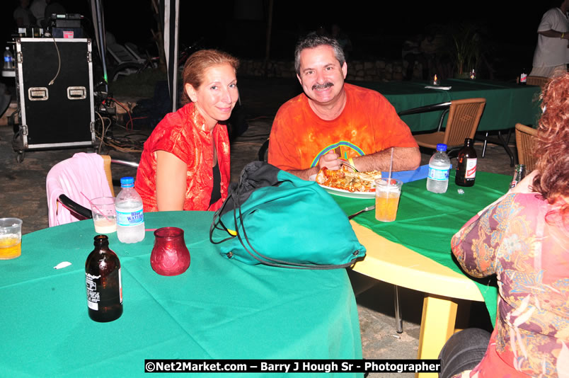 Chinese New Year @ The Sunset Show at Negril Escape - Tuesday, January 27, 2009 - Live Reggae Music at Negril Escape - Tuesday Nights 6:00PM to 10:00 PM - Photographs by Net2Market.com - Barry J. Hough Sr, Photographer/Photojournalist - Negril Travel Guide, Negril Jamaica WI - http://www.negriltravelguide.com - info@negriltravelguide.com...!