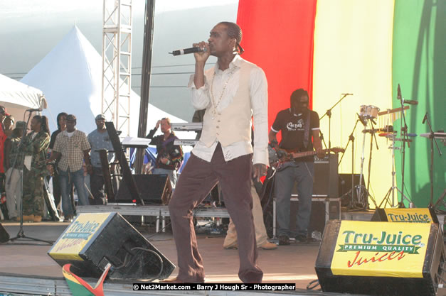 Busy Signal at Tru-Juice Rebel Salute 2008 - The 15th staging of Tru-Juice Rebel Salute, Saturday, January 12, 2008, Port Kaiser Sports Club, St. Elizabeth, Jamaica W.I. - Photographs by Net2Market.com - Barry J. Hough Sr, Photographer - Negril Travel Guide, Negril Jamaica WI - http://www.negriltravelguide.com - info@negriltravelguide.com...!