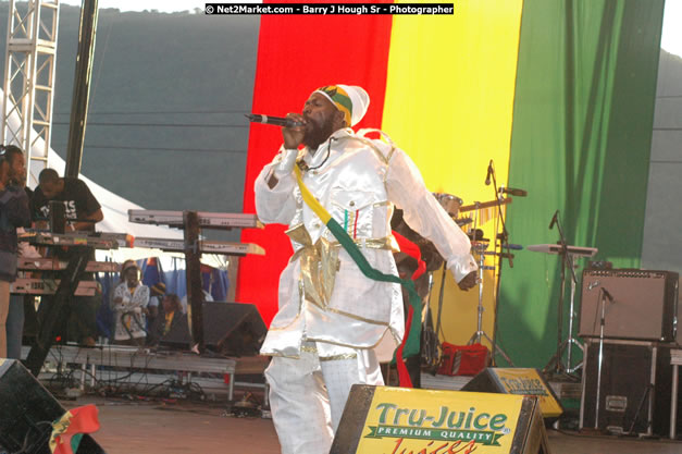 Capleton at Tru-Juice Rebel Salute 2008 - The 15th staging of Tru-Juice Rebel Salute, Saturday, January 12, 2008, Port Kaiser Sports Club, St. Elizabeth, Jamaica W.I. - Photographs by Net2Market.com - Barry J. Hough Sr, Photographer - Negril Travel Guide, Negril Jamaica WI - http://www.negriltravelguide.com - info@negriltravelguide.com...!