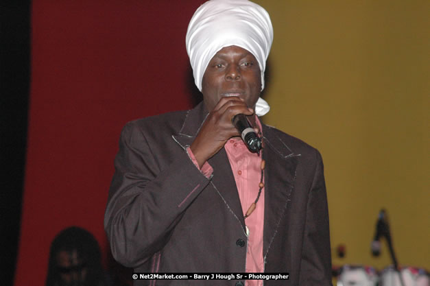 Richie Spice at Tru-Juice Rebel Salute 2008 - The 15th staging of Tru-Juice Rebel Salute, Saturday, January 12, 2008, Port Kaiser Sports Club, St. Elizabeth, Jamaica W.I. - Photographs by Net2Market.com - Barry J. Hough Sr, Photographer - Negril Travel Guide, Negril Jamaica WI - http://www.negriltravelguide.com - info@negriltravelguide.com...!