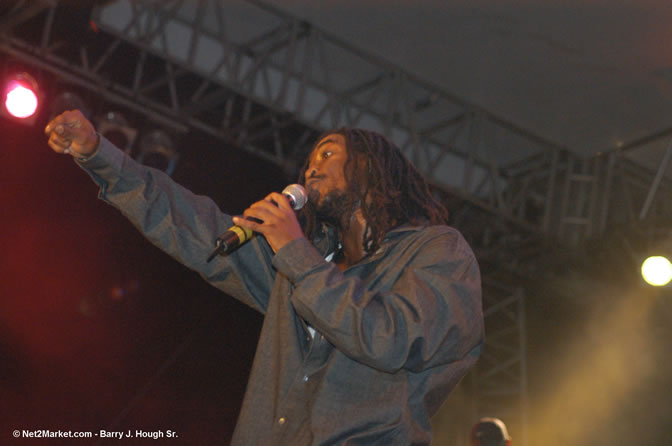 Prophecy - Red Stripe Reggae Sumfest 2005 - International Night - July 22th, 2005 - Negril Travel Guide, Negril Jamaica WI - http://www.negriltravelguide.com - info@negriltravelguide.com...!