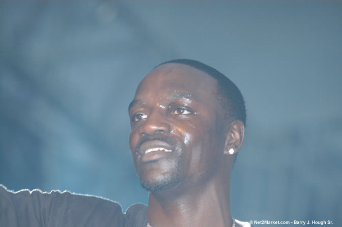 Akon - Red Stripe Reggae Sumfest 2005 - International Night - July 22th, 2005 - Negril Travel Guide, Negril Jamaica WI - http://www.negriltravelguide.com - info@negriltravelguide.com...!