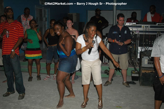 Red Stripe Reggae Sumfest 2007 - Beach Party - Tropical Beach - Sunday, July 15, 2007 - FAB 5 + Z Liquid - zip 103 fm - DJ Marvin - fame 95 fm - Craig Ross - Pieces  - Wyclef Refuge all-Star Sound System - Tropical Beach, Montego Bay, St James, Jamaica W.I. - Negril Travel Guide.com, Negril Jamaica WI - http://www.negriltravelguide.com - info@negriltravelguide.com...!