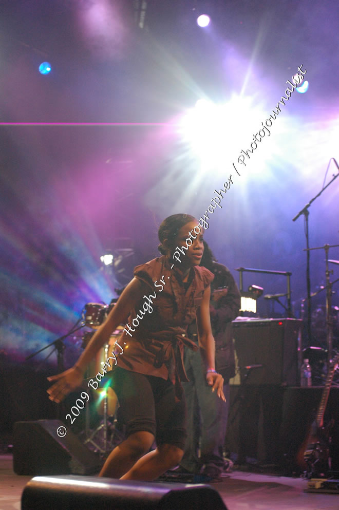 Etana @ Reggae Sumfest 2009 - International Night 2 - Reggae Sumfest 2009,Catherine Hall, Montego Bay, St. James, Jamaica W.I. - Saturday, July 25, 2009 - Reggae Sumfest 2009, July 19 - 25, 2009 - Photographs by Net2Market.com - Barry J. Hough Sr. Photojournalist/Photograper - Photographs taken with a Nikon D70, D100, or D300 - Negril Travel Guide, Negril Jamaica WI - http://www.negriltravelguide.com - info@negriltravelguide.com...!