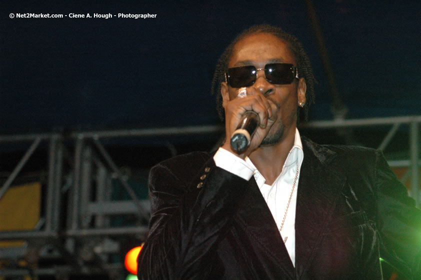 Bounty Killer - Smile Jamaica, Nine Miles, St Anns, Jamaica - Saturday, February 10, 2007 - The Smile Jamaica Concert, a symbolic homecoming in Bob Marley's birthplace of Nine Miles - Negril Travel Guide, Negril Jamaica WI - http://www.negriltravelguide.com - info@negriltravelguide.com...!