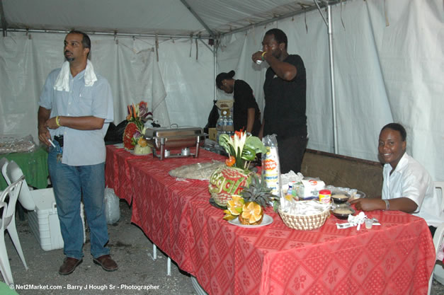 Venue - Audience at Red Stripe Reggae Sumfest 2006 - The Summit - Jamaica's Greatest, The World's Best - Saturday, July 22, 2006 - Montego Bay, Jamaica - Negril Travel Guide, Negril Jamaica WI - http://www.negriltravelguide.com - info@negriltravelguide.com...!