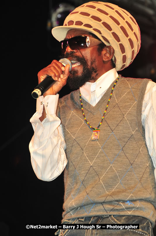 Coco T @ Unite The People An International Reggae Fest, Featuring: Beres Hammond, Coco T, Queen Ifrica, Khalil, Cameal Davis, Iley Dread, Rochelle, Geoffrey Star, Ras Penco, Kool DeLoy, Otis Gayle, J.McKay, Tiney Winey, Venue at Norman Manley Boulevard, Negril, Westmoreland, Jamaica - Saturday, April 4, 2009 - Photographs by Net2Market.com - Barry J. Hough Sr, Photographer/Photojournalist - Negril Travel Guide, Negril Jamaica WI - http://www.negriltravelguide.com - info@negriltravelguide.com...!