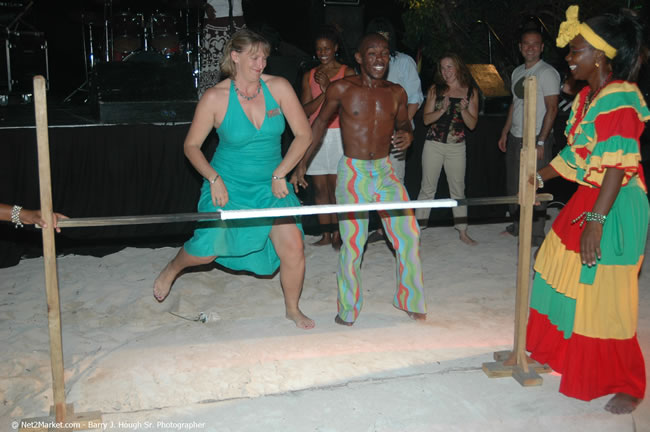 Half Moon Resort Party - Virgin Atlantic Inaugural Flight To Montego Bay, Jamaica Photos - Sir Richard Branson, President & Family, and 450 Passengers - Party Royal Pavillion at Half Moon Resort, Montego Bay, Jamaica - Monday, July 3, 2006 - Negril Travel Guide, Negril Jamaica WI - http://www.negriltravelguide.com - info@negriltravelguide.com...!