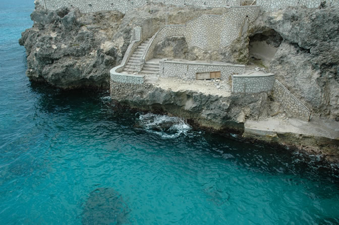 World Famous Rick's Cafe - Negril's West End Cliffs - Rebuilding After Ivan - Negril Travel Guide, Negril Jamaica WI - http://www.negriltravelguide.com - info@negriltravelguide.com...!